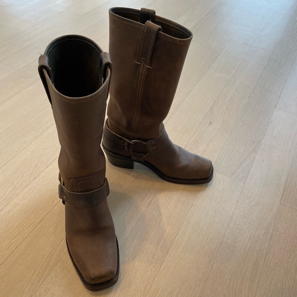 FRYE Harness 12 R Women Boots size 6.5